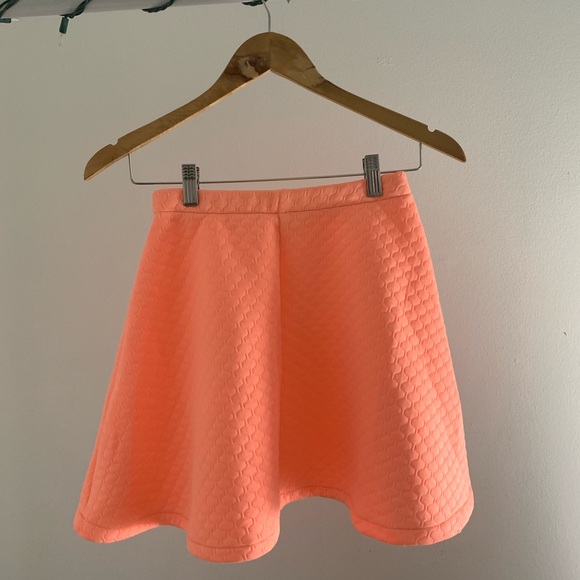 A pink-salmon high waisted skirt only worn once - Picture 2 of 3